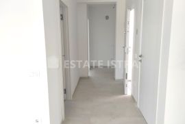 Penthouse u novogradnji sa ogromnom terasom, Pula, Appartement