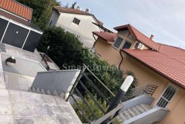 OPATIJA, stan s pogledom na more, garažom i okućnicom od 300 m2, Opatija, Apartamento