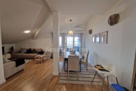 OPATIJA, stan s pogledom na more, garažom i okućnicom od 300 m2, Opatija, Appartment