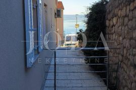 Dramalj stan u prizemlju s terasom, Crikvenica, Apartamento