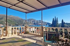 Dubrovnik, Zaton – kuća s pet smještajnih jedinica blizu plaže, 195 m2, Dubrovnik - Okolica, House