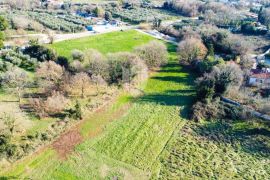 Medulin, zemljište sa potencijalom, 500m od mora!, Medulin, Land