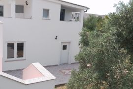 Kuća sa 5 apartmana u blizini mora, Peroj, Istra, Vodnjan, Maison