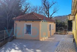 Uvala Soline, otok Krk, tri apartmana u prizemlju, okućnica, prodaja, Dobrinj, House