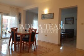 VILA SA 7 APARTMANA, POGLED NA MORE - DIKLO, ZADAR, Zadar, Σπίτι