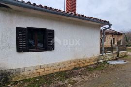 ISTRA, MOTOVUN, OKOLICA - Dvije kuće za adaptaciju s dvorištem, Motovun, House