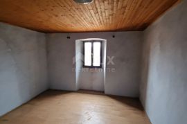 ISTRA, MOTOVUN, OKOLICA - Dvije kuće za adaptaciju s dvorištem, Motovun, House