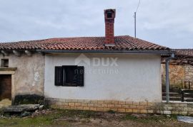 ISTRA, MOTOVUN, OKOLICA - Dvije kuće za adaptaciju s dvorištem, Motovun, House