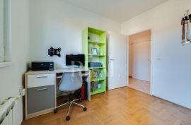 Prodaja stana u zgradi novije gradnje na Rujevici 3S+DB  95.54 M2, Rijeka, Wohnung