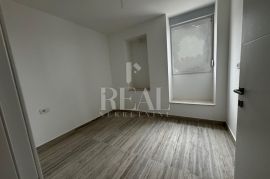 Renovirana vila,Podmurvice, 2S+DB, 54,5 m2, balkon, Rijeka, Appartamento