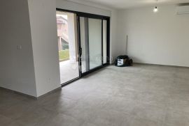 STAN U NOVOGRADNJI BLIZU MORA, Novigrad, Appartement