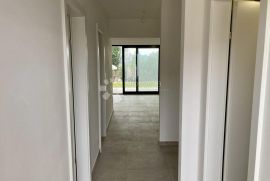 STAN U NOVOGRADNJI BLIZU MORA, Novigrad, Appartment