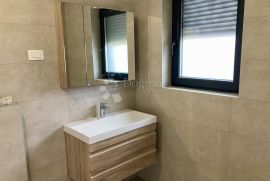 STAN U NOVOGRADNJI BLIZU MORA, Novigrad, Appartement