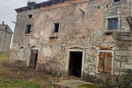 Šarmantna starina u srcu Istre / Barban, Barban, House