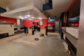 POSLOVNI PROSTOR U SRCU STAROG GRADA, Labin, Propiedad comercial