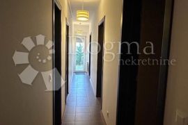 Prizemlje sa vrtom i 3 spavaće - 117,43m2, Vodnjan, Appartment