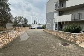 Prizemlje sa vrtom i 3 spavaće - 117,43m2, Vodnjan, Flat