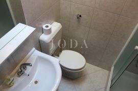 Crikvenica, 3S+DB sa prekrasnom terasom u centru grada!, Crikvenica, Apartamento