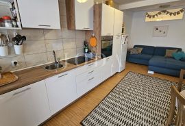 Crikvenica, 3S+DB sa prekrasnom terasom u centru grada!, Crikvenica, Apartamento