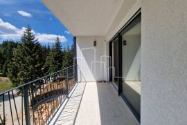 Dvosoban nov opremljen apartman sa parkingom Dvorišta, Pale, Flat