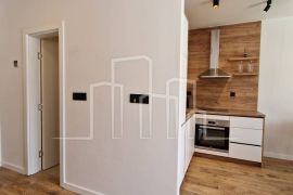 Dvosoban nov opremljen apartman sa parkingom Dvorišta, Pale, Appartment