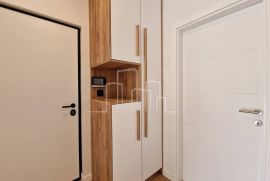 Dvosoban nov opremljen apartman sa parkingom Dvorišta, Pale, Διαμέρισμα
