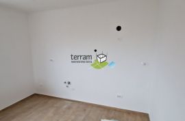 Istra, Medulin, stan 70,04 m2 prvi kat, 2SS+DB, garaža, NOVO USELJIVO #prodaja, Medulin, شقة