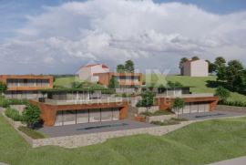 ISTRA, MOTOVUN, OKOLICA - Projekt za izgradnju 4 vile s bazenom, Karojba, Zemljište