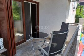 OTOK KRK, MALINSKA, lijepi apartman  50 m2 blizu mora, Malinska-Dubašnica, شقة