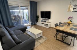 STAN TROGIR NOVOGRADNJA,200M2  (PRIVATE POOL), Trogir, Appartement