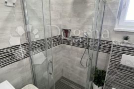 STAN TROGIR NOVOGRADNJA,200M2  (PRIVATE POOL), Trogir, شقة