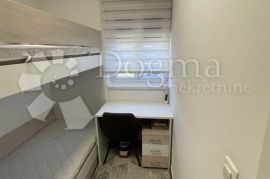 STAN TROGIR NOVOGRADNJA,200M2  (PRIVATE POOL), Trogir, Appartement