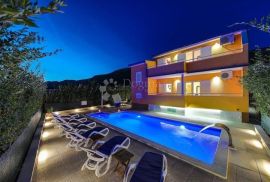 VILLA    SA BAZENOM - KAŠTEL LUKŠIĆ, Kaštela, Famiglia