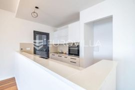 Zagreb, Perjavica prekrasan trosoban stan NKP 126 m2, Zagreb, Appartment