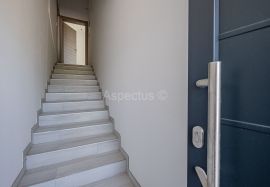 Kuća, 4 apartmana, pogled more, Medulin, Premantura, Medulin, Σπίτι