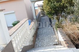 CRIKVENICA - stan 1. kat 200 m2 s panoramskim pogledom na more + okoliš 250 m2, Crikvenica, Stan