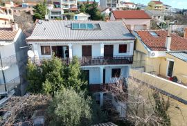 CRIKVENICA - stan 1. kat 200 m2 s panoramskim pogledom na more + okoliš 250 m2, Crikvenica, Flat