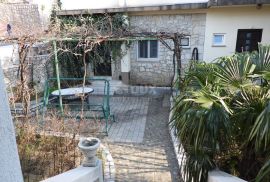 CRIKVENICA - stan 1. kat 200 m2 s panoramskim pogledom na more + okoliš 250 m2, Crikvenica, Appartment