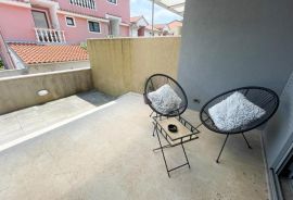 Stan u prizemlju zgrade sa garažom, Rovinj, Istra, Rovinj, Flat