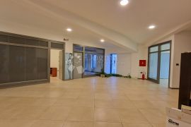 Ured na odličnoj lokaciji lokaciji!, Pula, Commercial property
