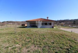 Labin, odlična obiteljska prizemnica nadomak grada, Labin, Casa