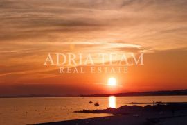 APARTMANI 3u1, IZVRSNA PRILIKA!!! PRVI RED DO MORA, VIR - ZADAR, Vir, Διαμέρισμα