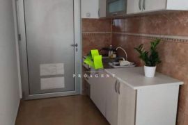 Poslovni prostor na prometnoj lokaciji u centru ID#4440, Niš-Mediana, Commercial property