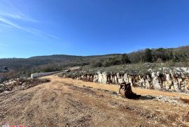 ISTRA, LABIN OKOLICA, VELIKO ZEMLJIŠTE S POGLEDOM NA MORE I DOZVOLAMA, Labin, Terrain