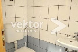 Novigrad, poslovni prostor 95m2, Novigrad, Gewerbeimmobilie