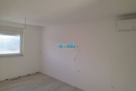 TOP PONUDA -Crikveničko zaleđe 82m2+56m2 terasa, novogradnja u blizini Crikvenice, Vinodolska Općina, Wohnung