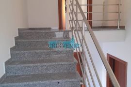 TOP PONUDA -Crikveničko zaleđe 82m2+56m2 terasa, novogradnja u blizini Crikvenice, Vinodolska Općina, Flat