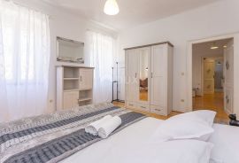 ŠIBENIK, CENTAR-stan u centru grada 66,80m2, Šibenik, Appartement