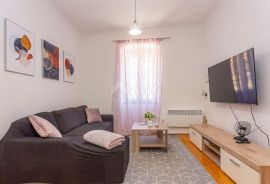 ŠIBENIK, CENTAR-stan u centru grada 66,80m2, Šibenik, Kвартира