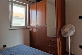 Centar Medulina. Pogled. 2 apt. Terasa. Parking 4 auta, Medulin, Casa